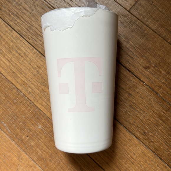 Brand New color changing T-Mobile Aluminum Tumbler, 2024 reusable - Picture 13 of 16